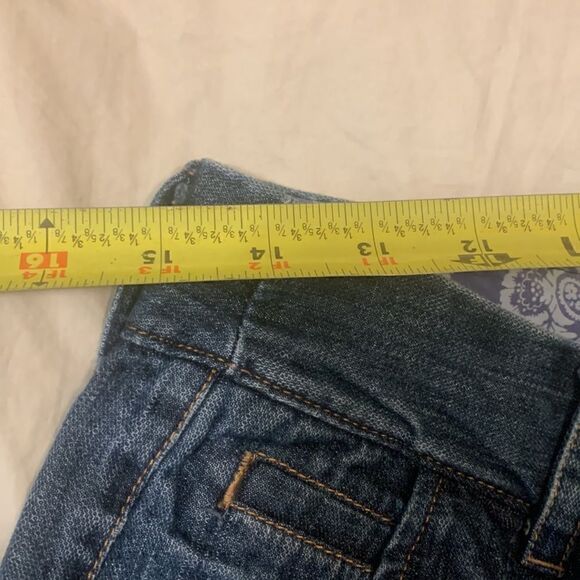 EDDIE BAUER, denim shorts, size 12 , cotton, 5 pocket, button over and zip up - Picture 11 of 12